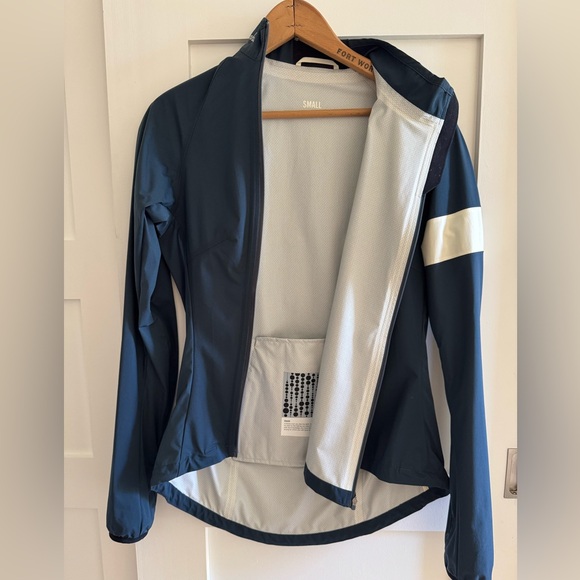 Rapha Core Rain Jacket size small - Picture 8 of 9